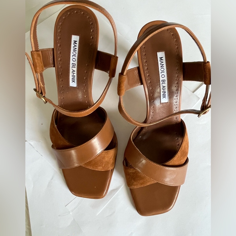 Manolo Blahnik Tan Leather Sandals With Heel NEW NOT USED
